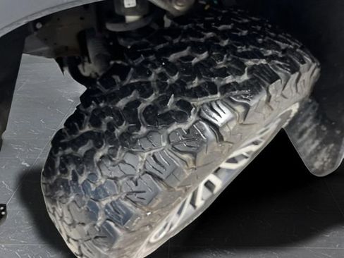 Used 2023 GMC Sierra 1500 AT4 w/ Technology Package image 42