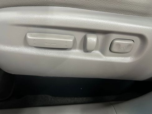 Used 2012 Honda Pilot Touring image 13