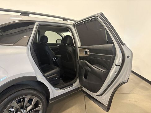 Used 2023 Kia Sorento SX Prestige AWD/4WD image 42