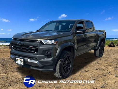 Used 2023 Chevrolet Colorado Trail Boss w/ Technology Package AWD/4WD image 1