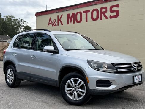 Used 2017 Volkswagen Tiguan S FWD image 1