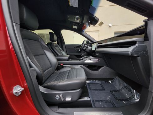 Used 2024 Lincoln Nautilus Reserve w/ Equipment Group 202A image 26