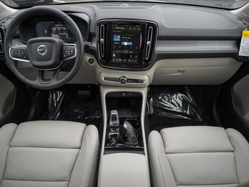 New 2026 Volvo XC40 B5 Ultra w/ Protection Package Premier image 21