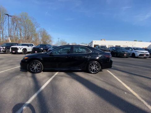 Used 2024 Toyota Camry SE image 13