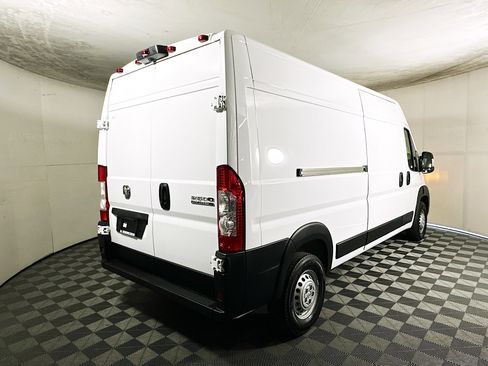 Used 2025 RAM ProMaster 2500 w/ Convenience Group image 3