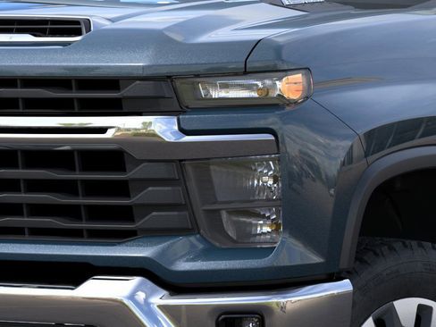New 2026 Chevrolet Silverado 2500 LT image 10