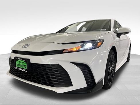 New 2026 Toyota Camry SE FWD image 6