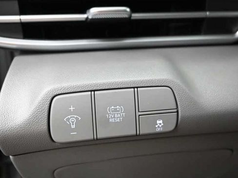 New 2026 Hyundai Elantra Hybrid FWD image 23