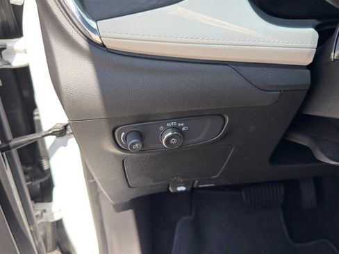 Used 2025 Buick Encore GX Avenir w/ Avenir Technology Package FWD image 22