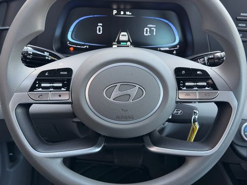 Certified 2024 Hyundai Elantra SE image 32