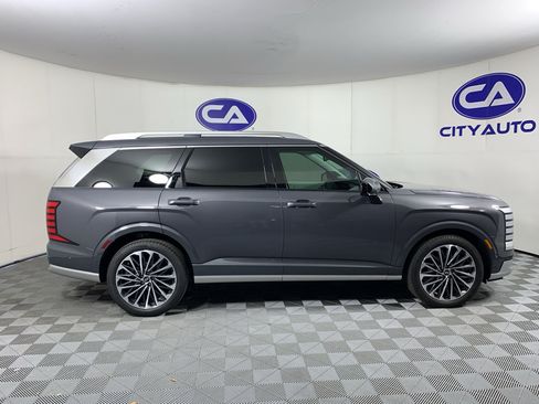 Used 2026 Hyundai Palisade Calligraphy FWD image 2