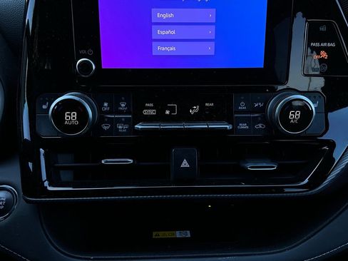 Used 2023 Toyota Highlander XSE image 32