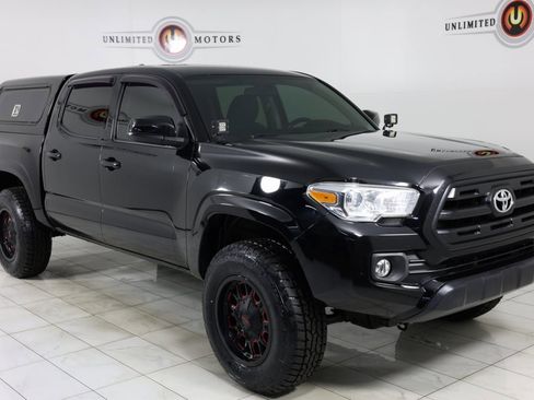 Used 2017 Toyota Tacoma SR image 34