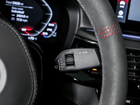 Used 2022 BMW M5 CS image 31