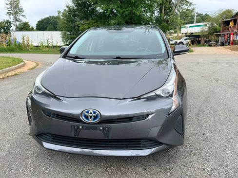 Used 2016 Toyota Prius Two FWD image 4