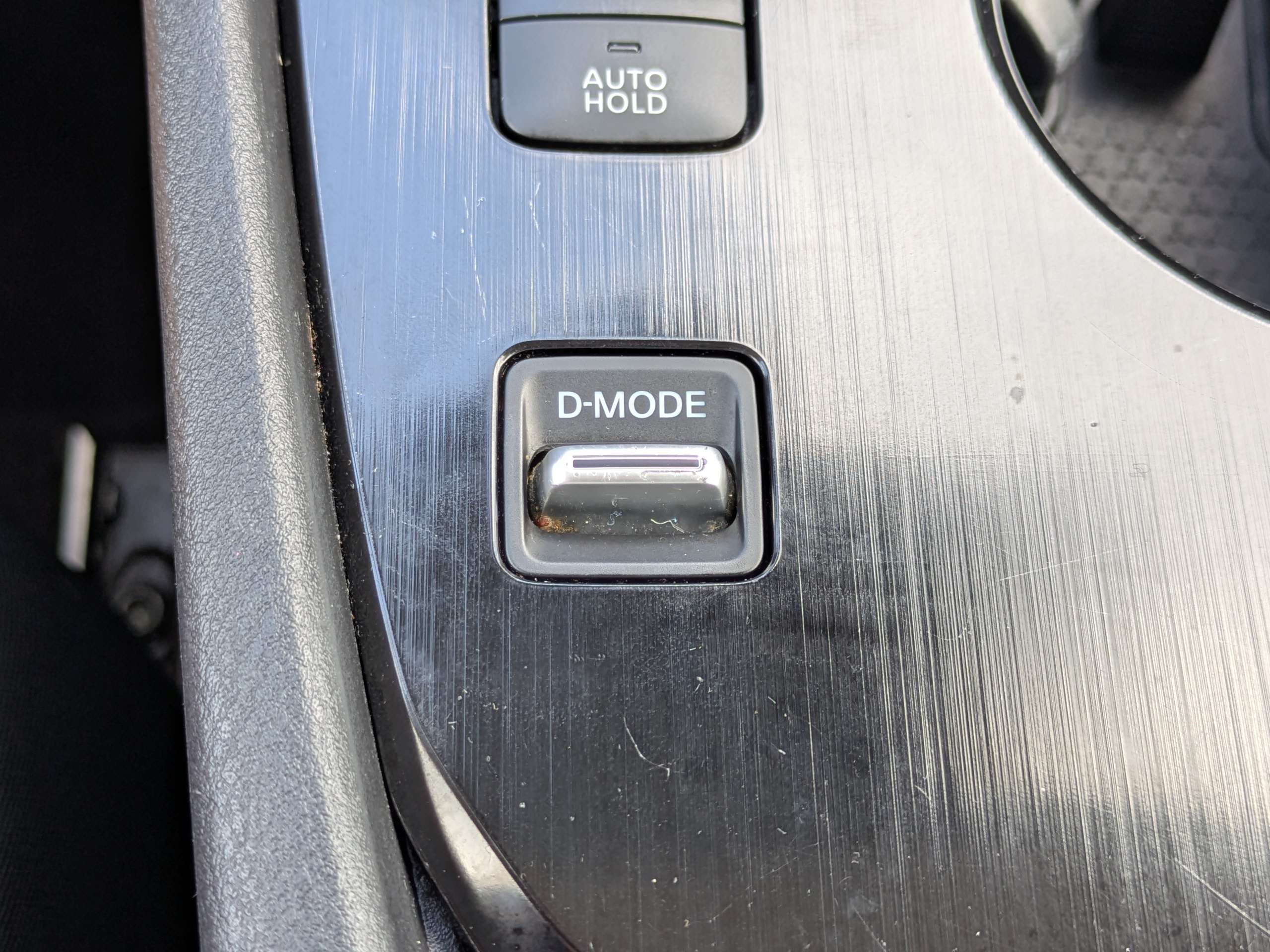 Used 2025 Nissan Rogue SV FWD image 35