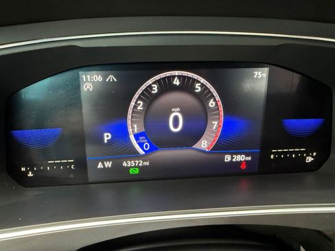 Used 2022 Volkswagen Tiguan SE AWD/4WD image 19