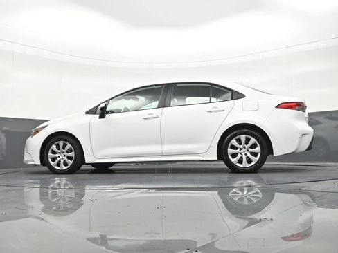 Used 2023 Toyota Corolla LE FWD image 29