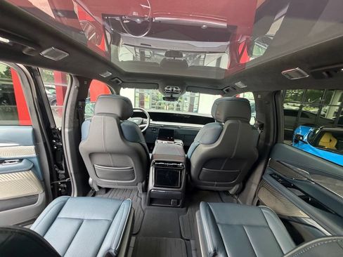 Used 2025 Cadillac Escalade IQ Luxury 2 w/ LPO, Premium Carpet Package AWD/4WD image 35