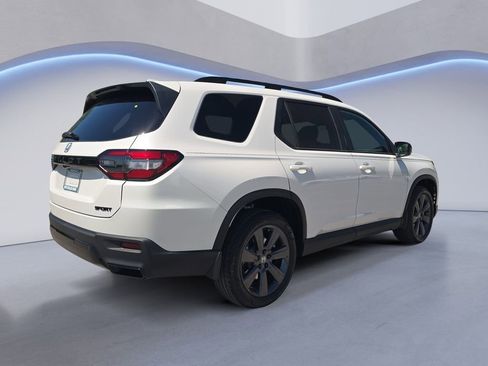 New 2026 Honda Pilot Sport image 5