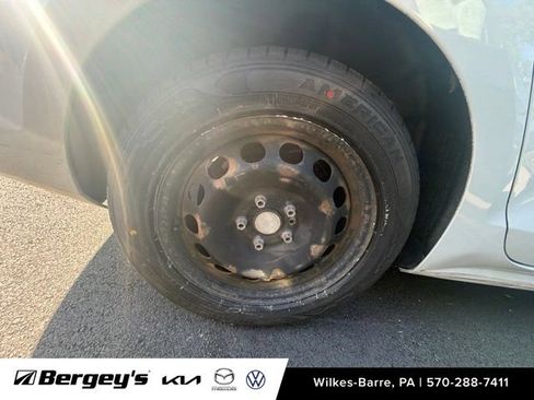 Used 2017 Volkswagen Jetta S FWD image 13