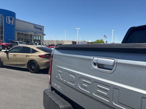 Certified 2025 Honda Ridgeline TrailSport image 38