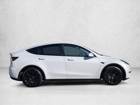 Used 2021 Tesla Model Y Long Range image 4