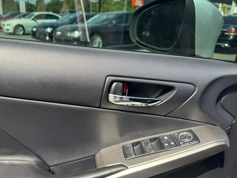 Used 2014 Lexus IS 250 4dr Sport Sdn Auto RWD image 9