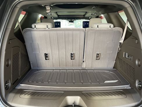 New 2026 GMC Yukon Elevation image 9