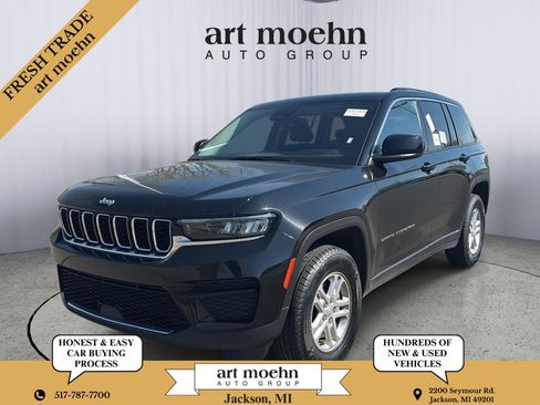 Used 2023 Jeep Grand Cherokee Laredo AWD/4WD image 1