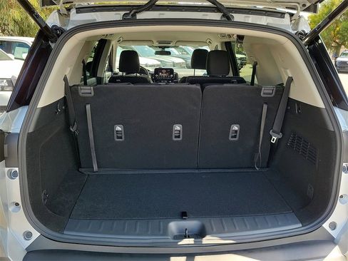 New 2025 Nissan Pathfinder SV image 14