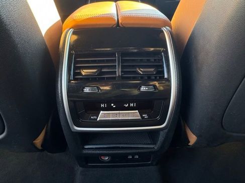 Used 2023 BMW X7 xDrive40i w/ M Sport Package AWD/4WD image 30