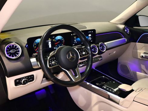 Used 2022 Mercedes-Benz GLB 250 image 10