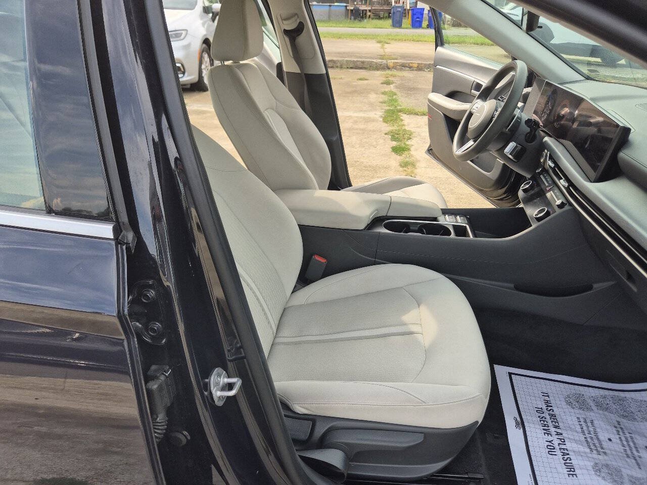 Used 2025 Hyundai Sonata SEL FWD image 12