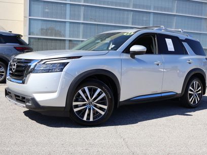 Used 2022 Nissan Pathfinder Platinum w/ Cargo Package