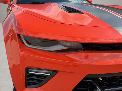 Used 2018 Chevrolet Camaro SS w/ Hot Wheels Edition RWD image 10