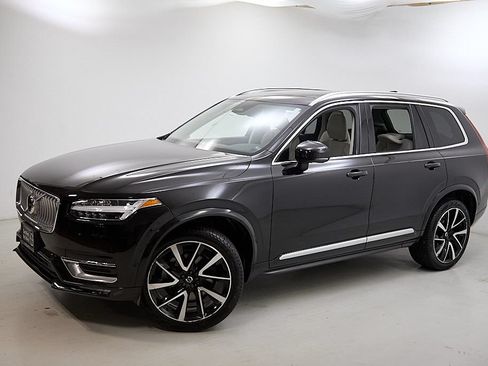 Certified 2023 Volvo XC90 B6 Plus w/ Protection Package AWD/4WD image 3
