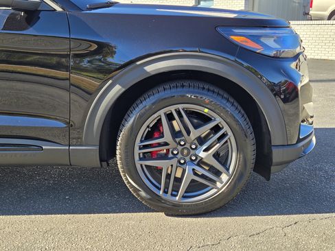 New 2026 Ford Explorer ST w/ Sun And Sound Package image 12