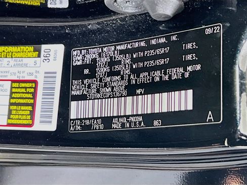 Used 2023 Toyota Sienna XLE FWD image 32
