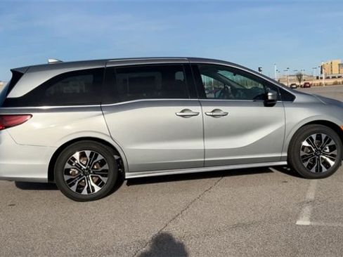 New 2026 Honda Odyssey Elite image 9