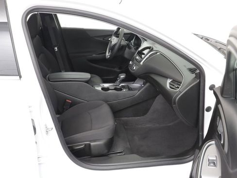 Used 2023 Chevrolet Malibu LT FWD image 19