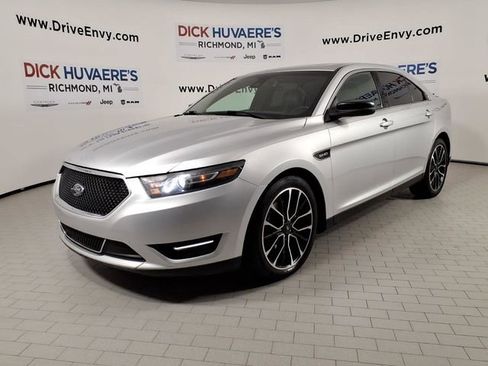 Used 2018 Ford Taurus SHO image 1