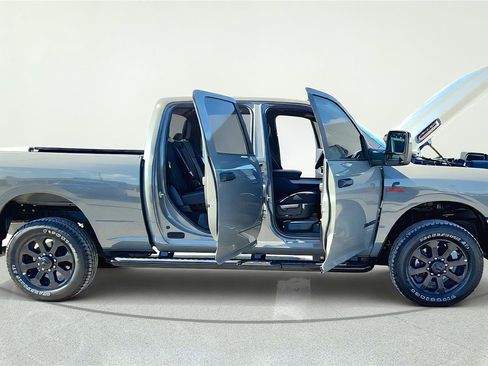 Used 2026 RAM 2500 Big Horn AWD/4WD image 2