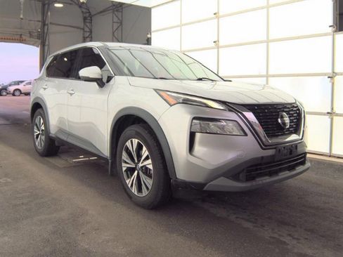 Used 2021 Nissan Rogue SV image 4