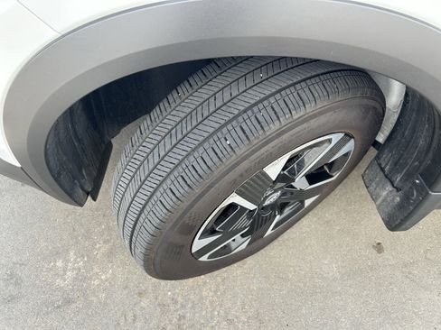 Used 2025 Nissan Kicks SV AWD/4WD image 10