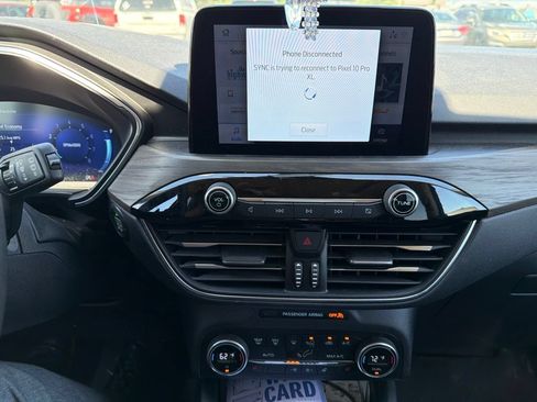 Used 2020 Ford Escape Titanium AWD/4WD image 19