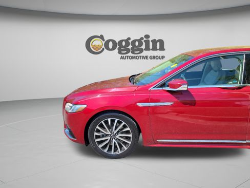 Used 2017 Lincoln Continental Select FWD image 28