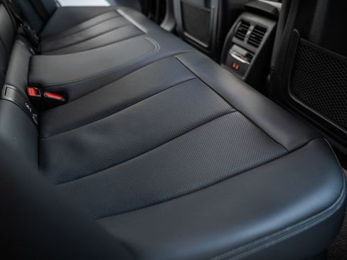 Used 2023 BMW 330i xDrive Sedan w/ M Sport Package image 38