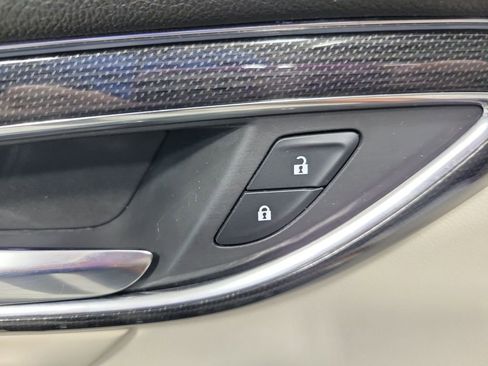 Used 2022 Buick Envision Essence w/ Safety Package image 34