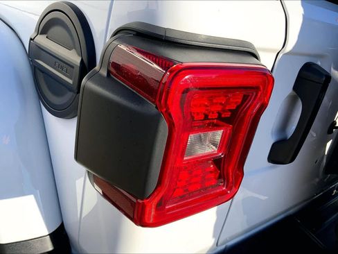 Used 2024 Jeep Wrangler Unlimited Rubicon image 29